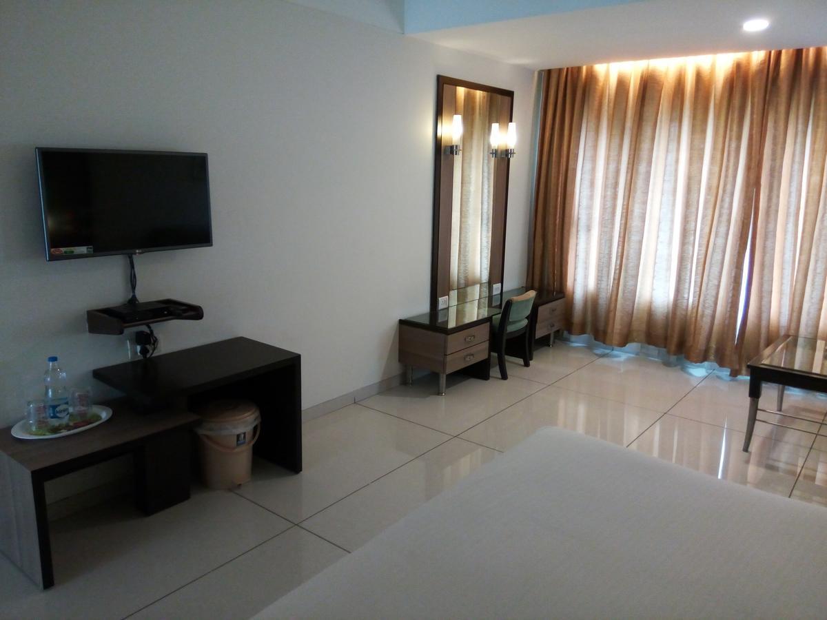 Hotel Miramar Daman Εξωτερικό φωτογραφία